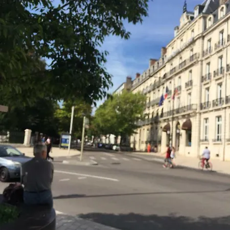 Le Jardin Darcy Liberte Hyper Centre Gare-ville Parking Public Payant Dans La Rue Dijon