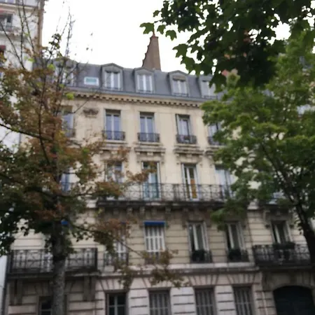Le Jardin Darcy Liberte Hyper Centre Gare-ville Parking Public Payant Dans La Rue Apartment