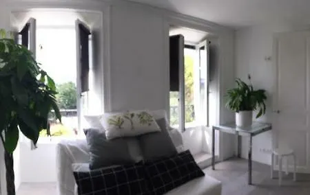 Le Jardin Darcy Liberte Hyper Centre Gare-ville Parking Public Payant Dans La Rue Apartment