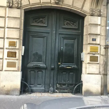Le Jardin Darcy Liberte Hyper Centre Gare-ville Parking Public Payant Dans La Rue Dijon