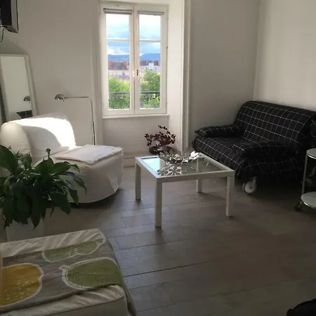 Le Jardin Darcy Liberte Hyper Centre Gare-ville Parking Public Payant Dans La Rue