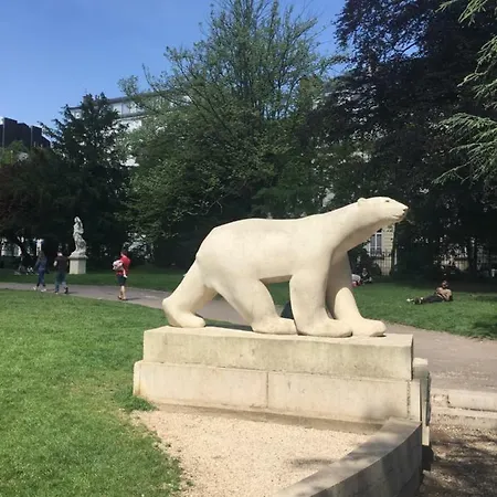 Le Jardin Darcy Liberté Hyper Centre Gare-ville Parking Public Payant Dans La Rue Apartamento