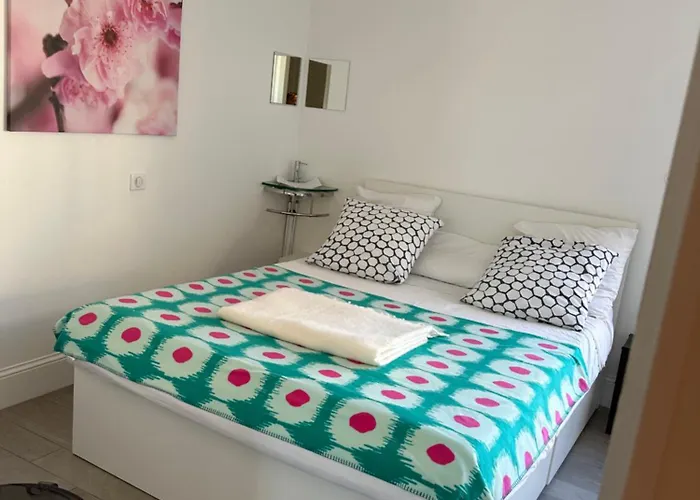 Le Jardin Darcy Liberte Hyper Centre Gare-ville Parking Public Payant Dans La Rue Lägenhet Dijon