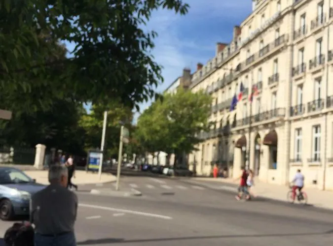 Le Jardin Darcy Liberte Hyper Centre Gare-ville Parking Public Payant Dans La Rue Dijon