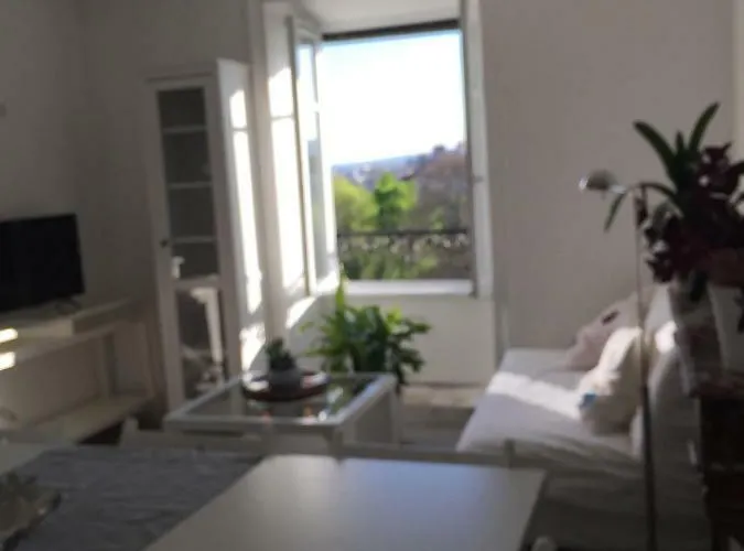 Le Jardin Darcy Liberte Hyper Centre Gare-ville Parking Public Payant Dans La Rue *