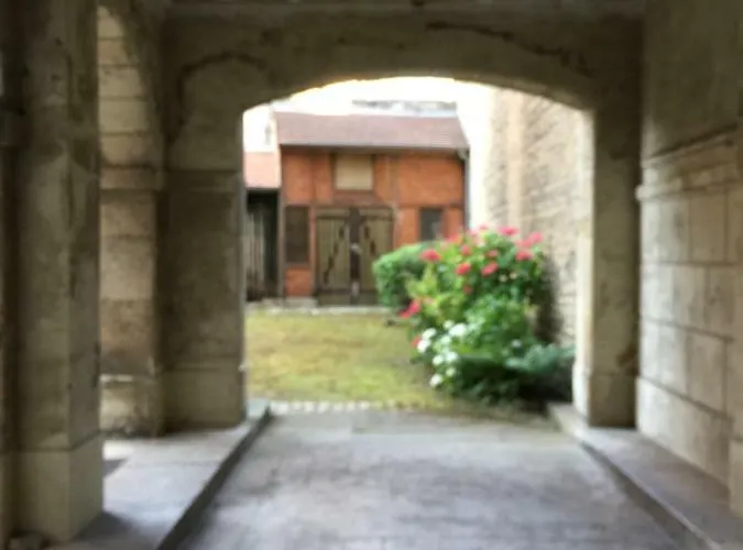 Le Jardin Darcy Liberte Hyper Centre Gare-ville Parking Public Payant Dans La Rue *