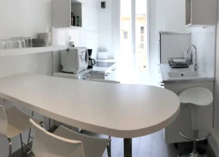 Le Jardin Darcy Liberte Hyper Centre Gare-ville Parking Public Payant Dans La Rue * ディジョン