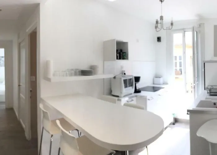 Le Jardin Darcy Liberte Hyper Centre Gare-ville Parking Public Payant Dans La Rue Dijon