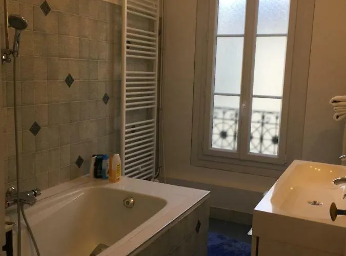 Le Jardin Darcy Liberte Hyper Centre Gare-ville Parking Public Payant Dans La Rue アパート *